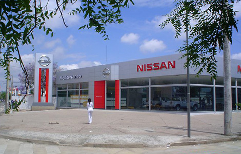 Nissan-Pilar